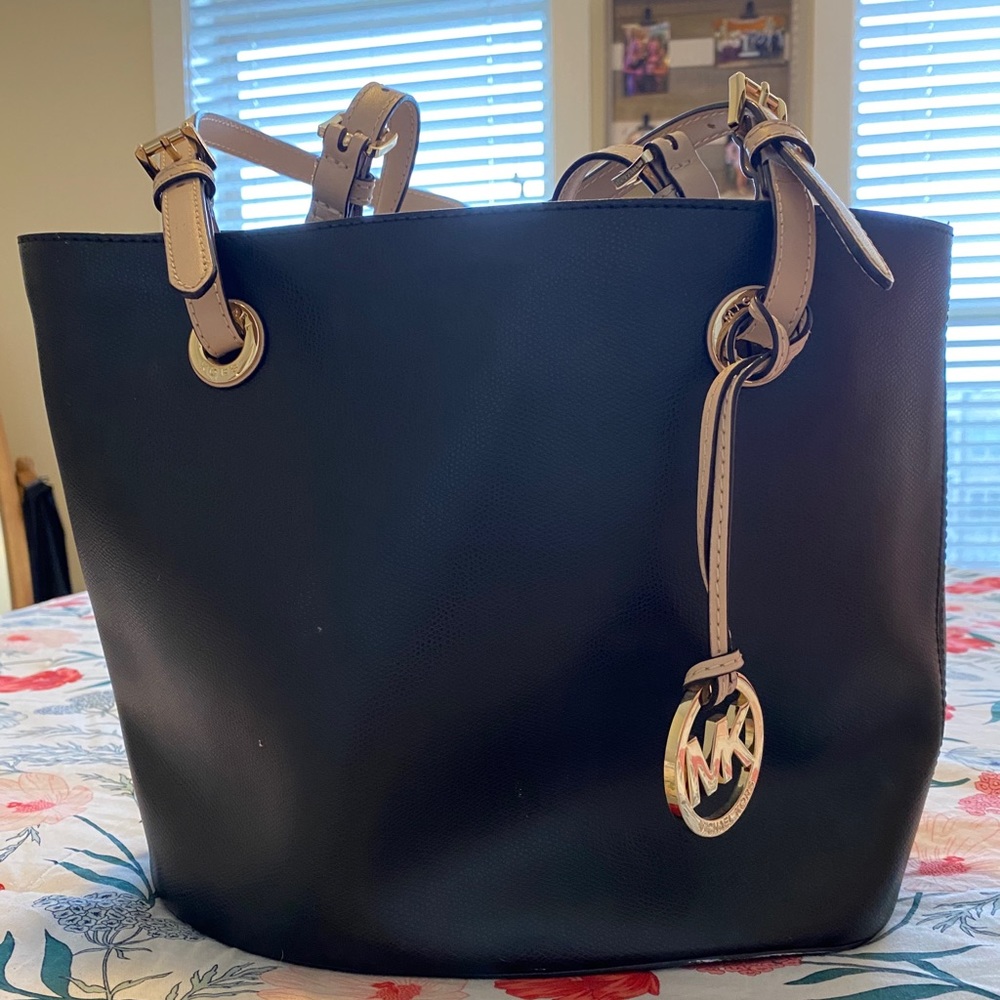 Micheal Kors handbag
